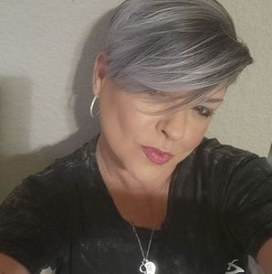 Meet your Posher, Candace